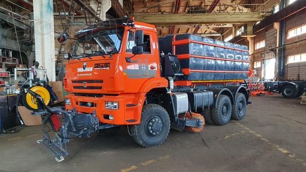 Комбинированная Дорожная Машина КДМ на шасси КамАЗ-6522 (6х6)