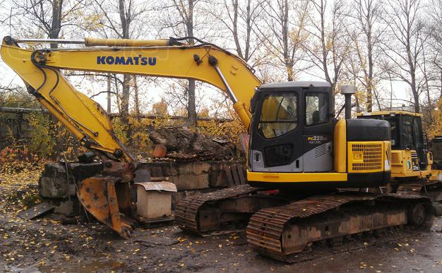 Сдаем в аренду гусеничный экскаватор KOMATSU 228PC