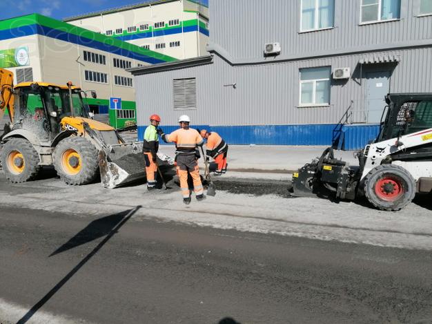 Аренда дорожной фрезы на базе мини-погрузчика Bobcat ширина барабана 61 см в Санкт-Петербурге (СПб) и Ленинградской области
