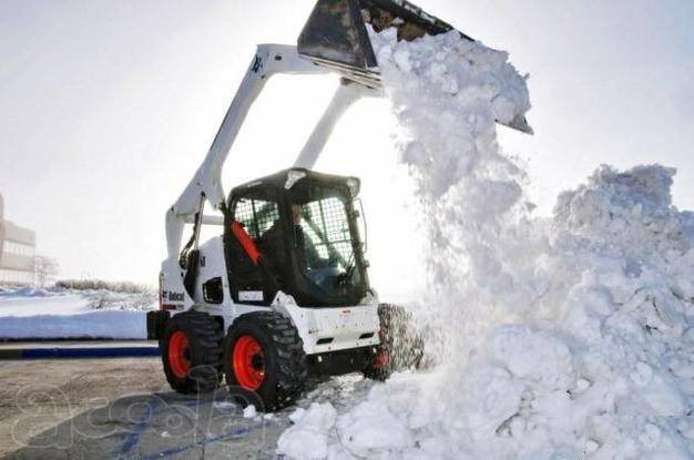 Сдам в аренду мини погрузчик Bobcat в Санкт Петербурге и Ленинградской области. Работает там, где большая техника не справится. погрузчик Bobcat S650 за 8800р/смена
