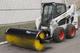 Аренда минипогрузчика Bobcat (дорожная фреза, вилы, ковш, щётка, гидромолот, ямобур) в Санкт-Петербурге и Ло. Аренда мини-погрузчика с фрезой в Санкт-Петербурге по договорным ценам
