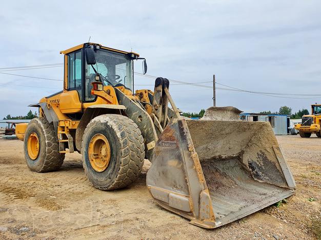 Volvo L120F б/у фронтальный погрузчик карьерный 4 куба