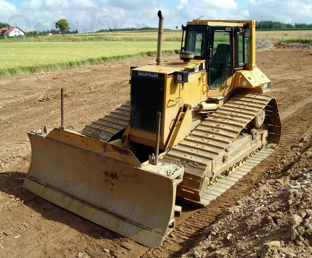 Аренда болотного бульдозера CAT D6N в СПб и Лен. области