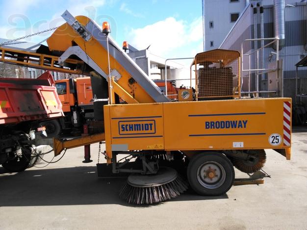 Прицепная подметально-уборочная машина Broddway в аренду