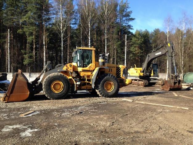 Фронтальный погрузчик Volvo L220F