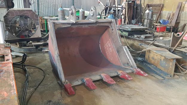 Ковш jcb. Ковш в наличии