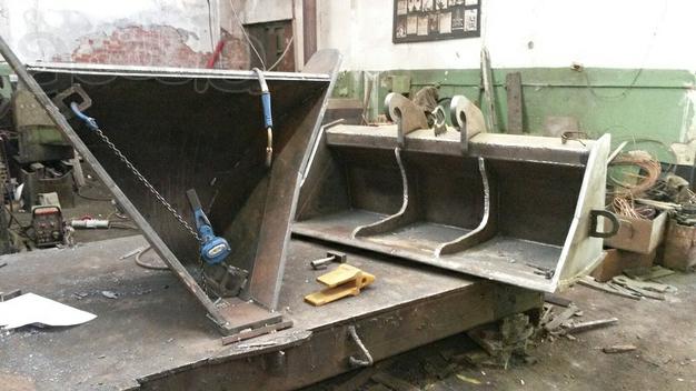 Изготовим по вашему заказу траншейные или профильные ковши для экскаватора или погрузчика