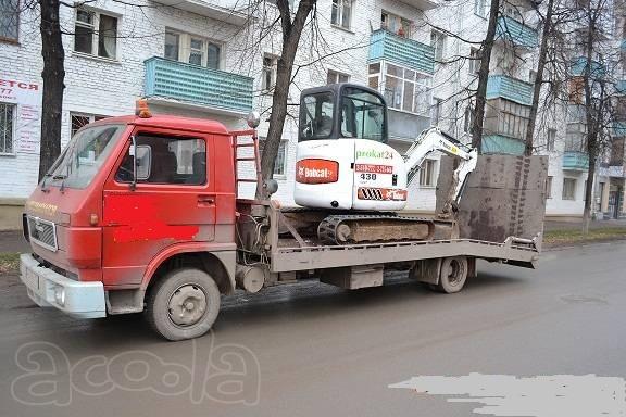 Эвакуатор для перевозки спецтехники.
