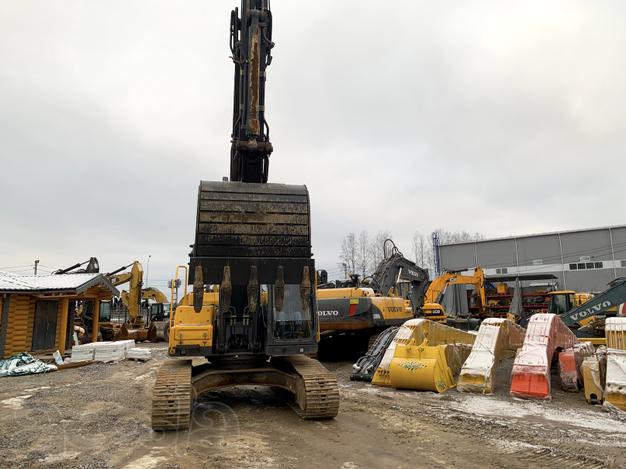 Гусеничный экскаватор Volvo EC250DL (028)