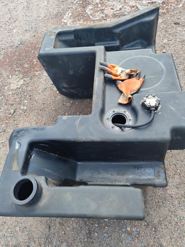 Ремонт бензобаков пластиковых в Санкт-Петербурге