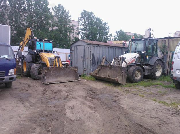 Экскаватор погрузчик с опытным машинистом