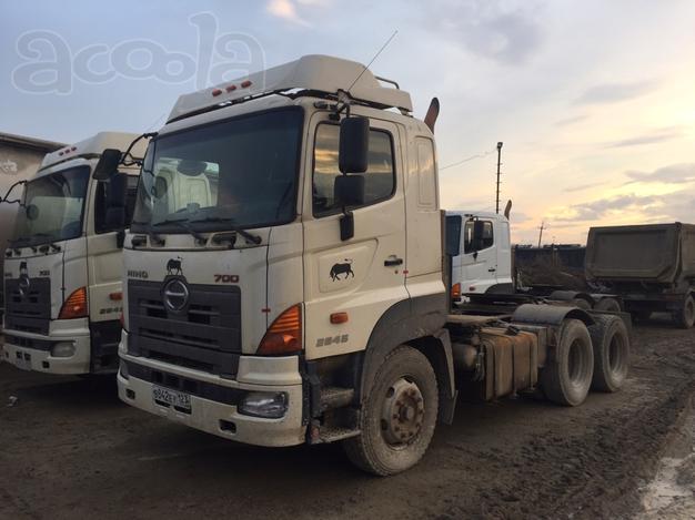 Продаю тягач Hino 700 2011 года выпуска