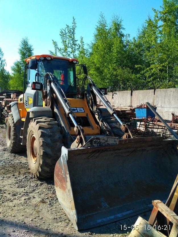 Погрузчик фронтальный JCB 426НТ