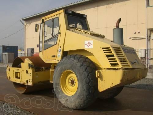 Каток грунтовый 12 тонн Bomag BW 212